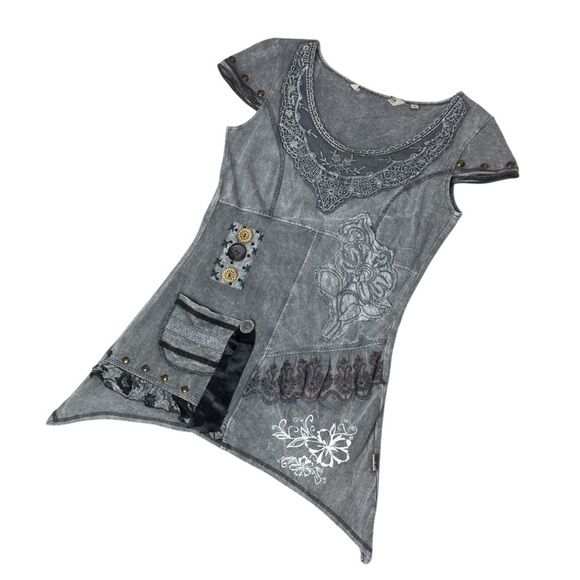 Feminine Gray Lace Embroidered Short Sleeve Scoop Neckline Tunic Top Small - Picture 8 of 14